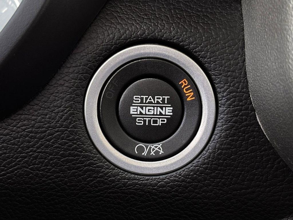 RAM 2500 Laramie Crew Cab SWB 4WD 2024