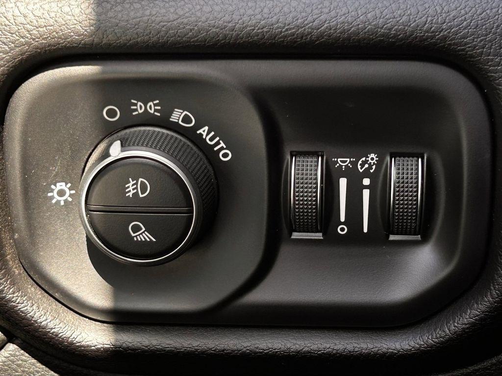 RAM 2500 Laramie Crew Cab SWB 4WD 2024