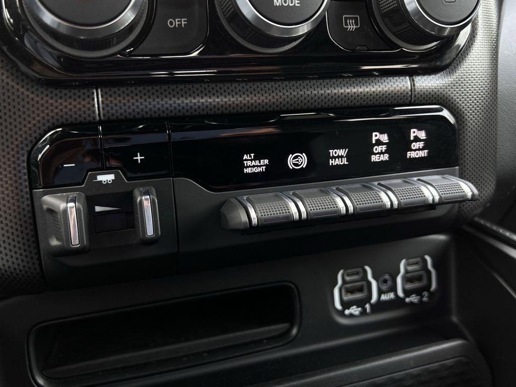 RAM 2500 Limited Mega Cab 4WD 2023