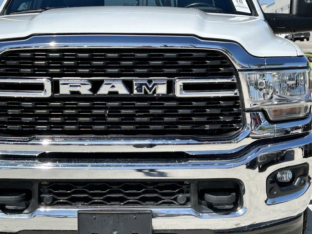 RAM 2500 Tradesman Crew Cab SWB 4WD 2024