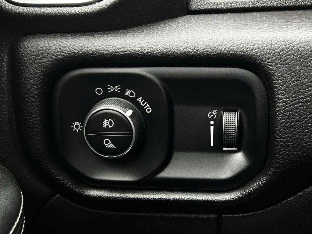 RAM 2500 Tradesman Crew Cab SWB 4WD 2024