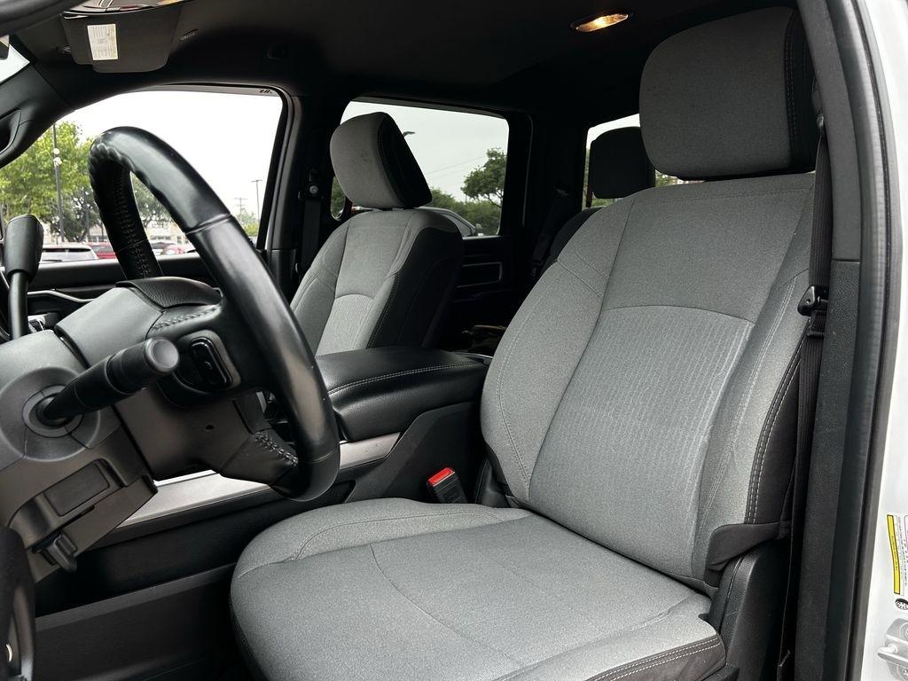 RAM 2500 Tradesman Crew Cab SWB 4WD 2024