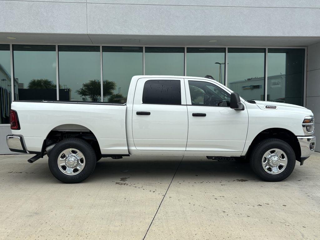 RAM 2500 Tradesman Crew Cab SWB 4WD 2026