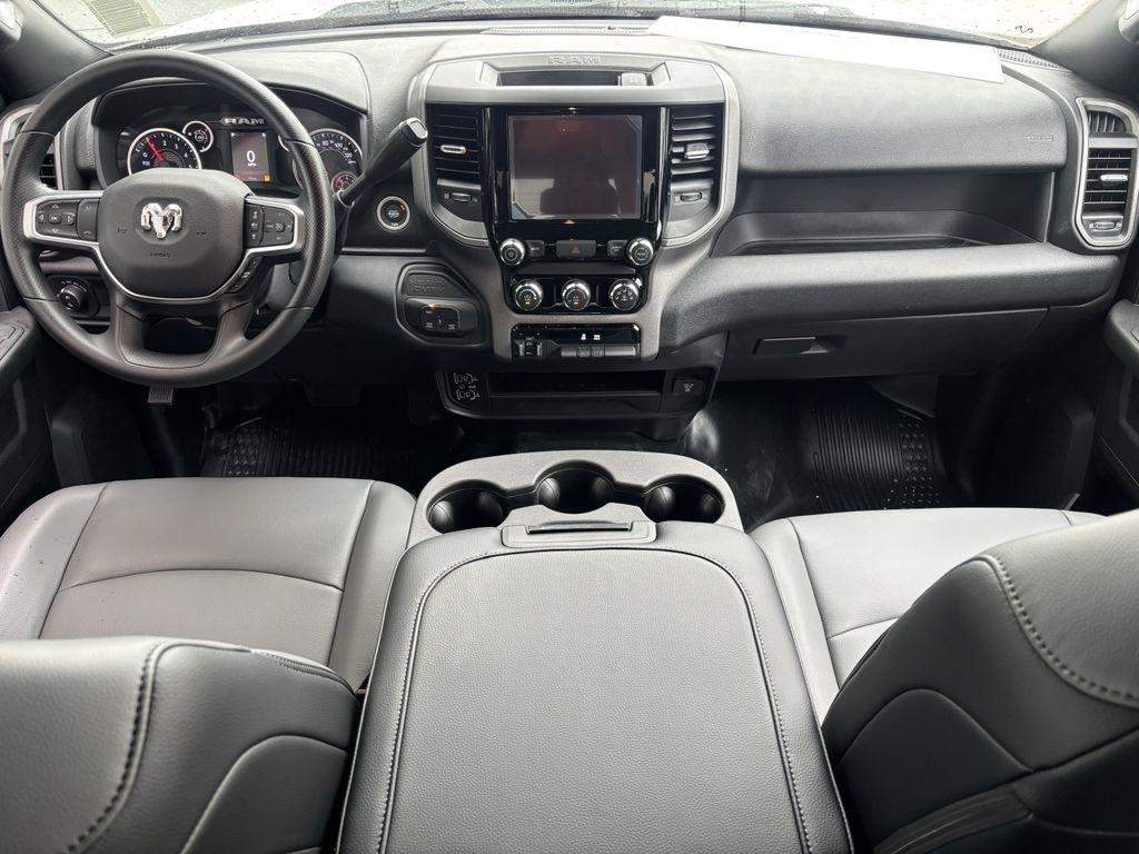 RAM 2500 Tradesman Crew Cab SWB 4WD 2026