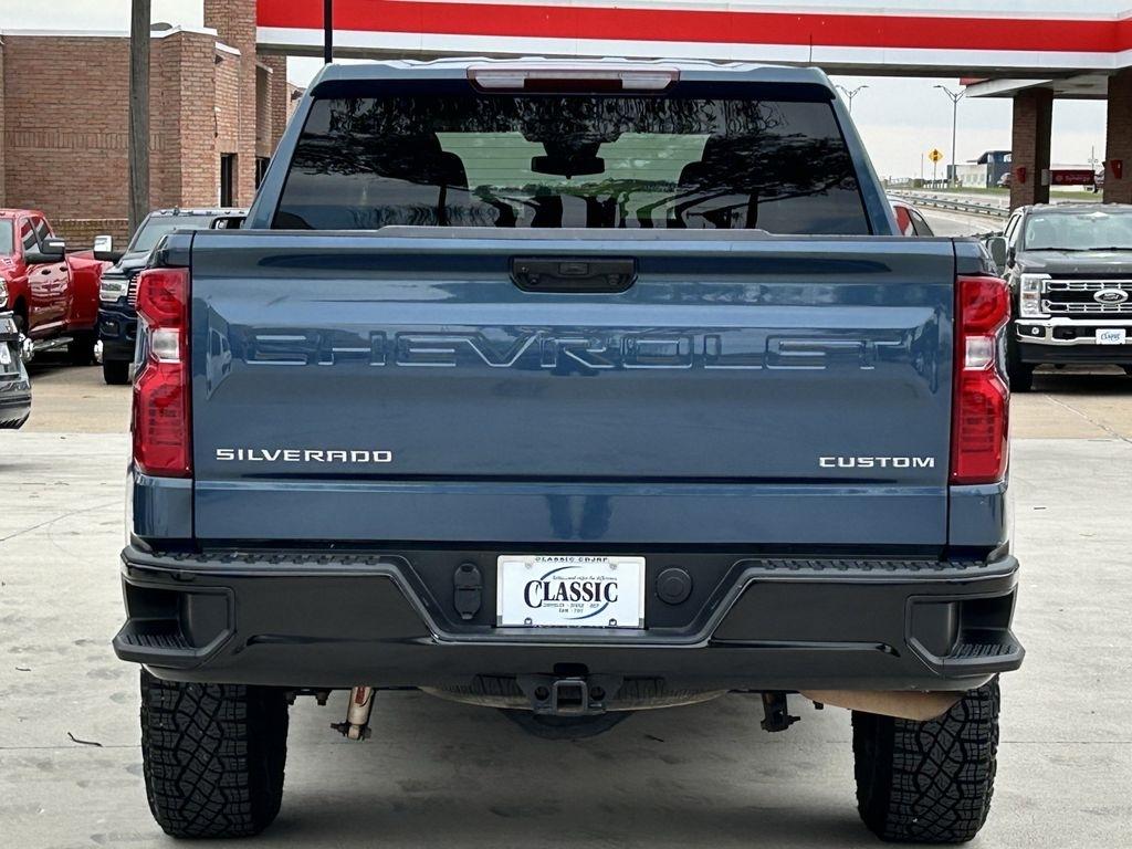 Chevrolet Silverado 1500 Trail Boss Custom Crew Cab 4WD 2024