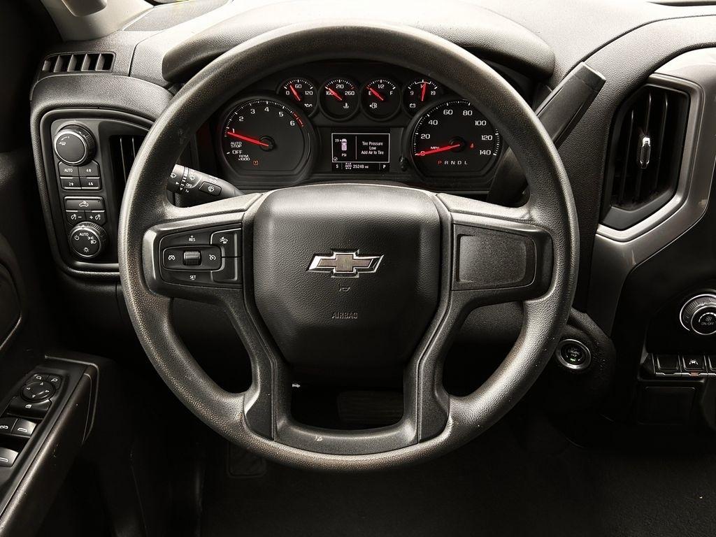 Chevrolet Silverado 1500 Trail Boss Custom Crew Cab 4WD 2024