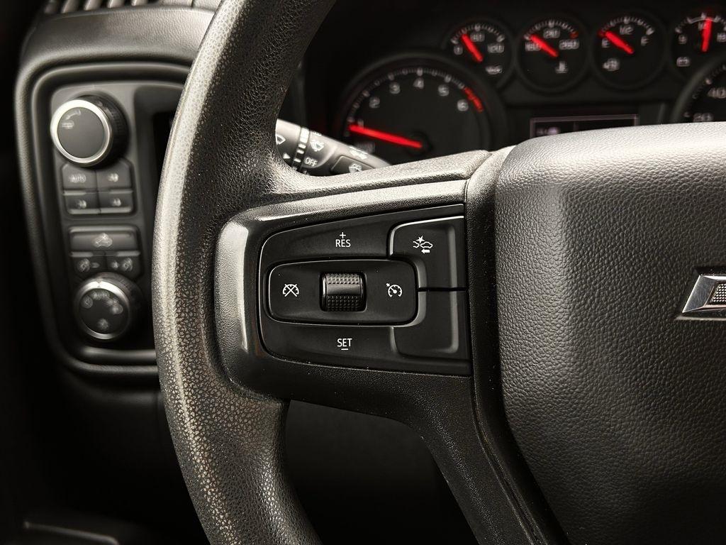 Chevrolet Silverado 1500 Trail Boss Custom Crew Cab 4WD 2024