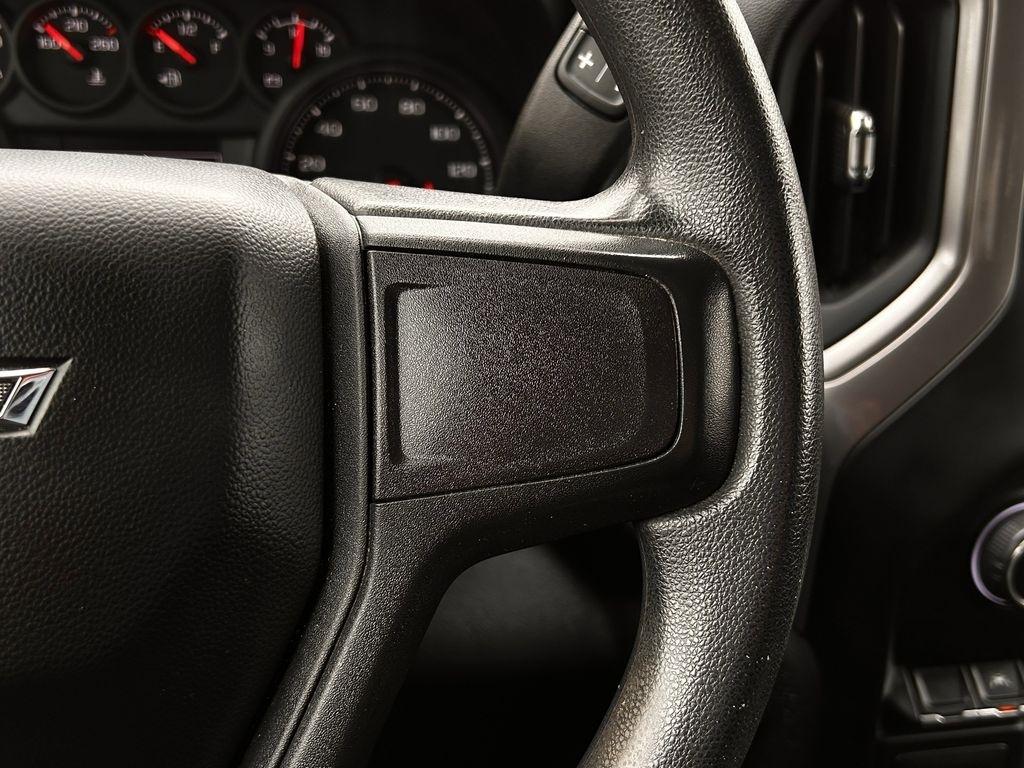 Chevrolet Silverado 1500 Trail Boss Custom Crew Cab 4WD 2024