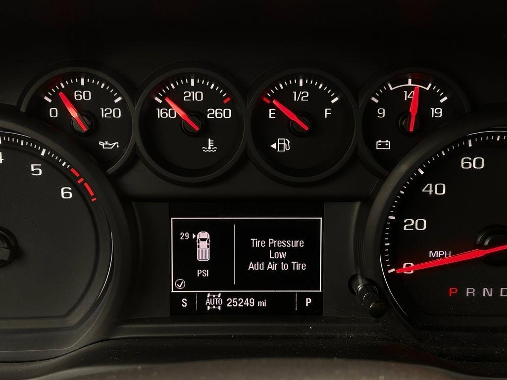 Chevrolet Silverado 1500 Trail Boss Custom Crew Cab 4WD 2024