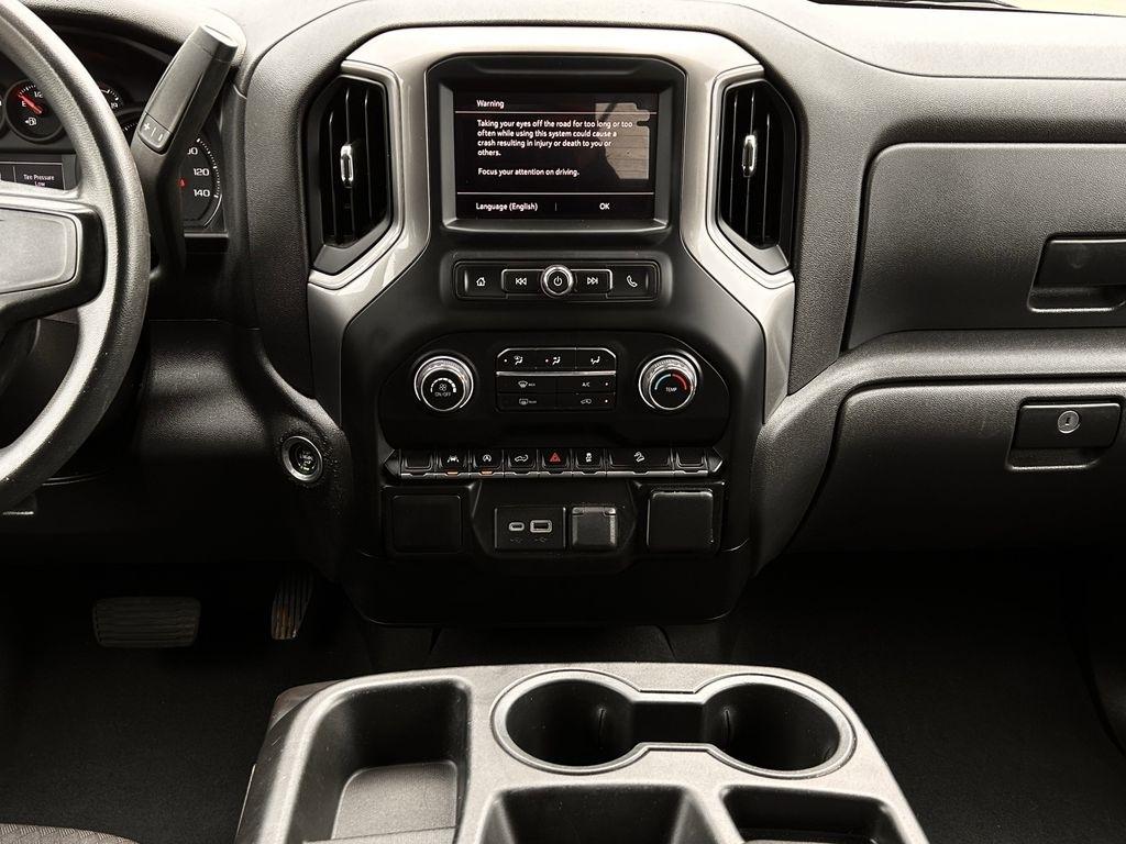 Chevrolet Silverado 1500 Trail Boss Custom Crew Cab 4WD 2024