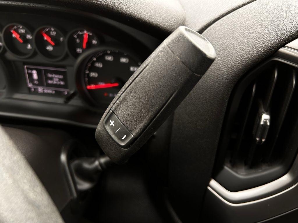 Chevrolet Silverado 1500 Trail Boss Custom Crew Cab 4WD 2024