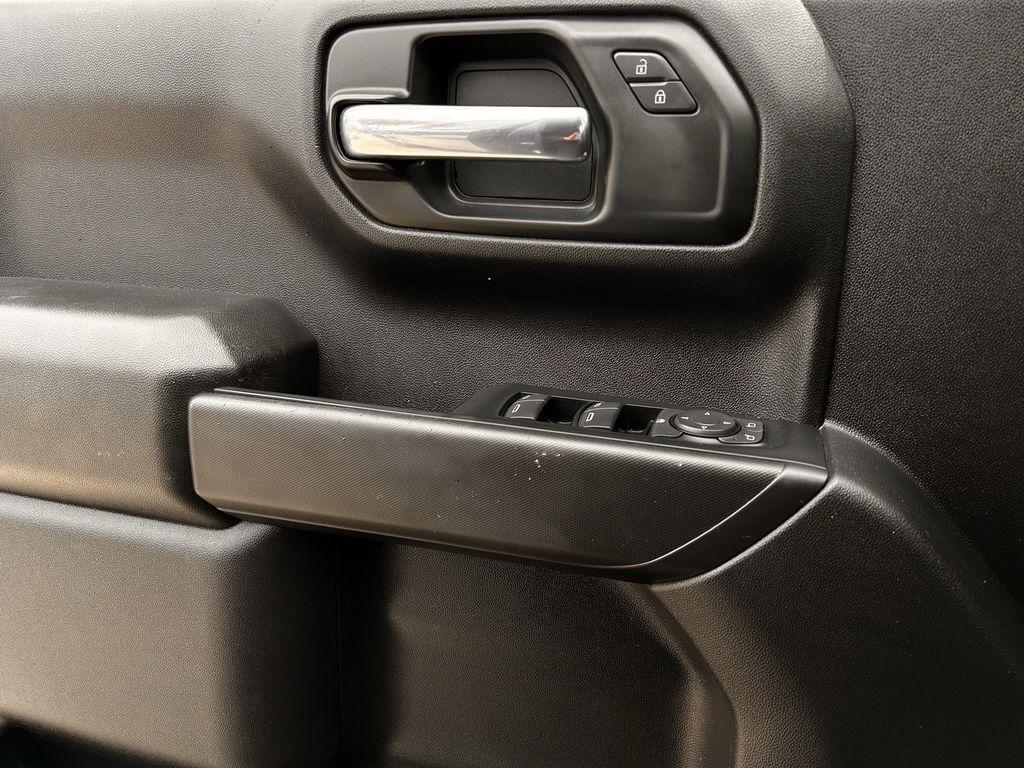 Chevrolet Silverado 1500 Trail Boss Custom Crew Cab 4WD 2024