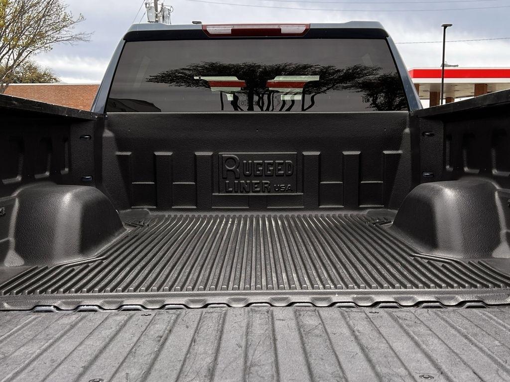 Chevrolet Silverado 1500 Trail Boss Custom Crew Cab 4WD 2024