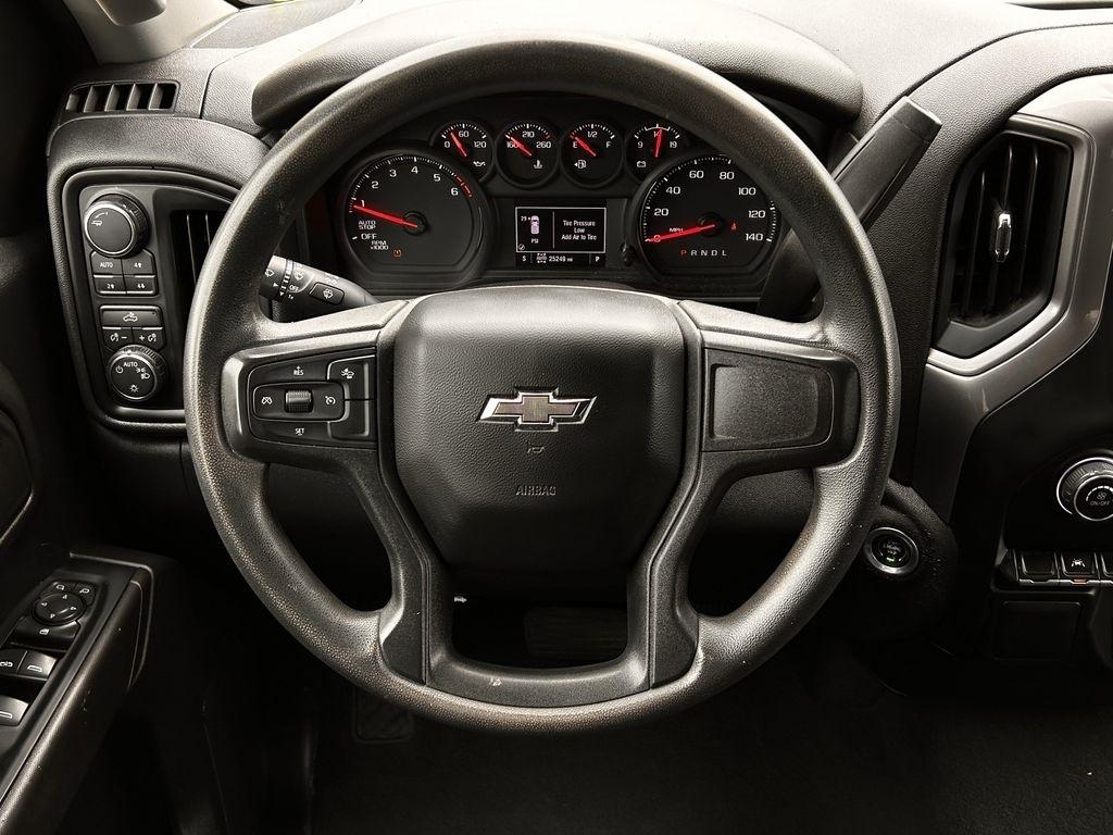 Chevrolet Silverado 1500 Trail Boss Custom Crew Cab 4WD 2024