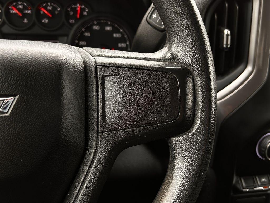 Chevrolet Silverado 1500 Trail Boss Custom Crew Cab 4WD 2024