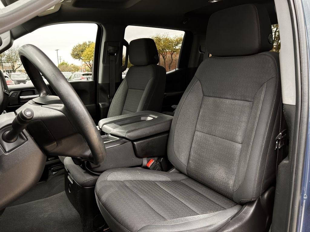 Chevrolet Silverado 1500 Trail Boss Custom Crew Cab 4WD 2024