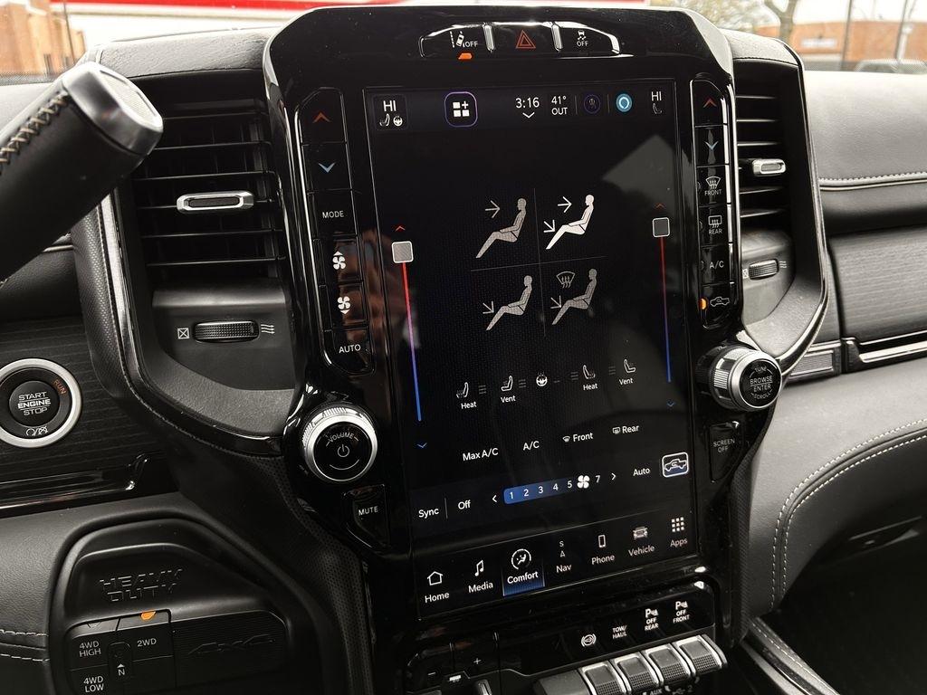 RAM 2500 Limited Mega Cab 4WD 2023