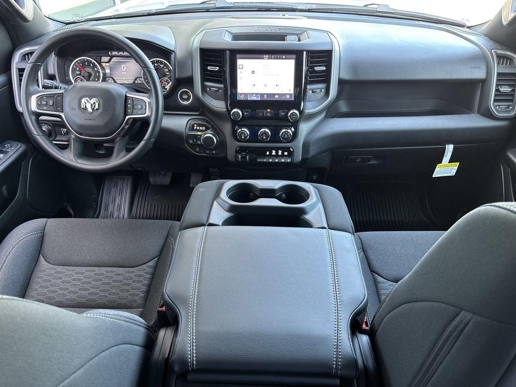 RAM 1500 Tradesman Crew Cab SWB 4WD 2026