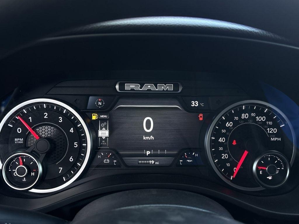 RAM 1500 Tradesman Crew Cab SWB 4WD 2026