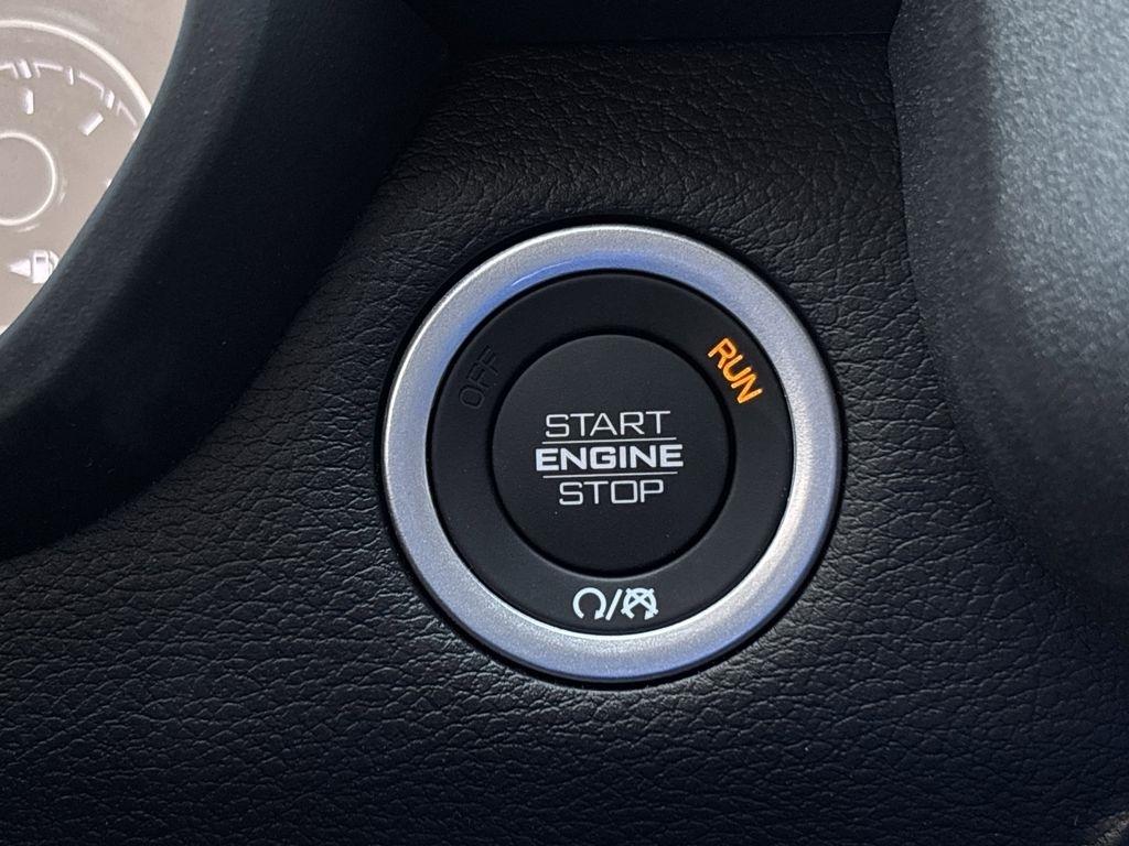 RAM 1500 Tradesman Crew Cab SWB 4WD 2026