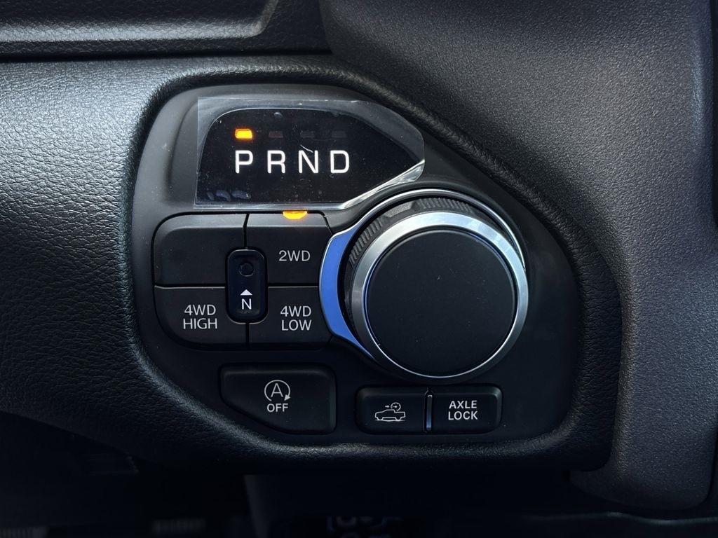 RAM 1500 Tradesman Crew Cab SWB 4WD 2026