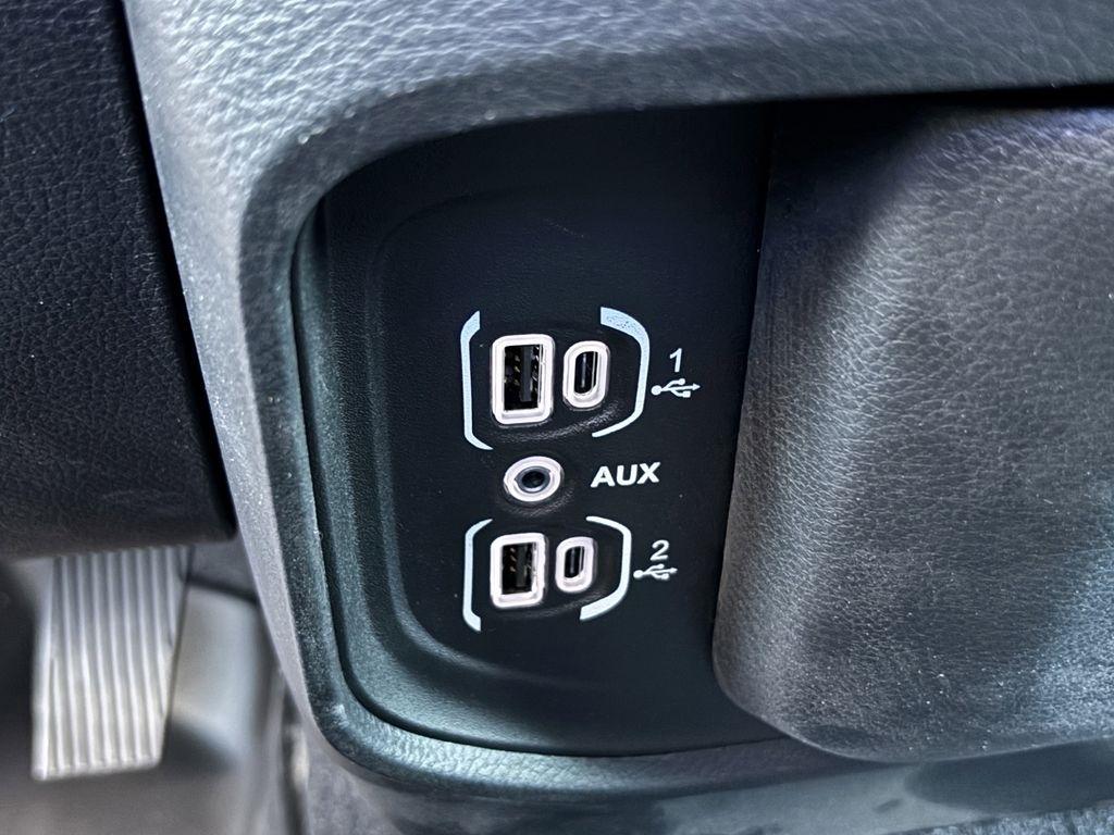 RAM 1500 Tradesman Crew Cab SWB 4WD 2026