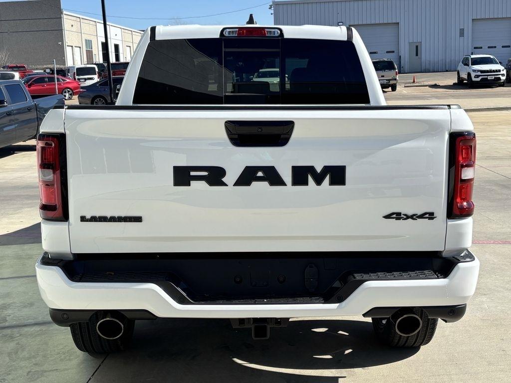 RAM 1500 Laramie Crew Cab SWB 4WD 2026