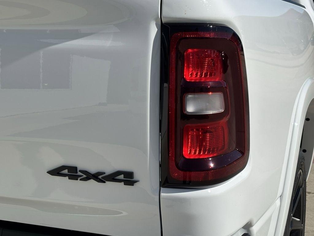 RAM 1500 Laramie Crew Cab SWB 4WD 2026