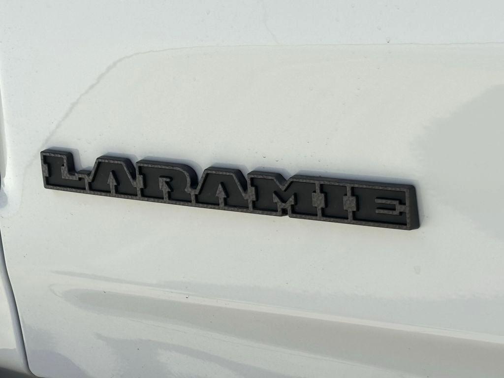 RAM 1500 Laramie Crew Cab SWB 4WD 2026
