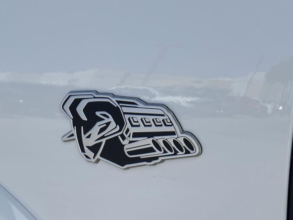 RAM 1500 Laramie Crew Cab SWB 4WD 2026