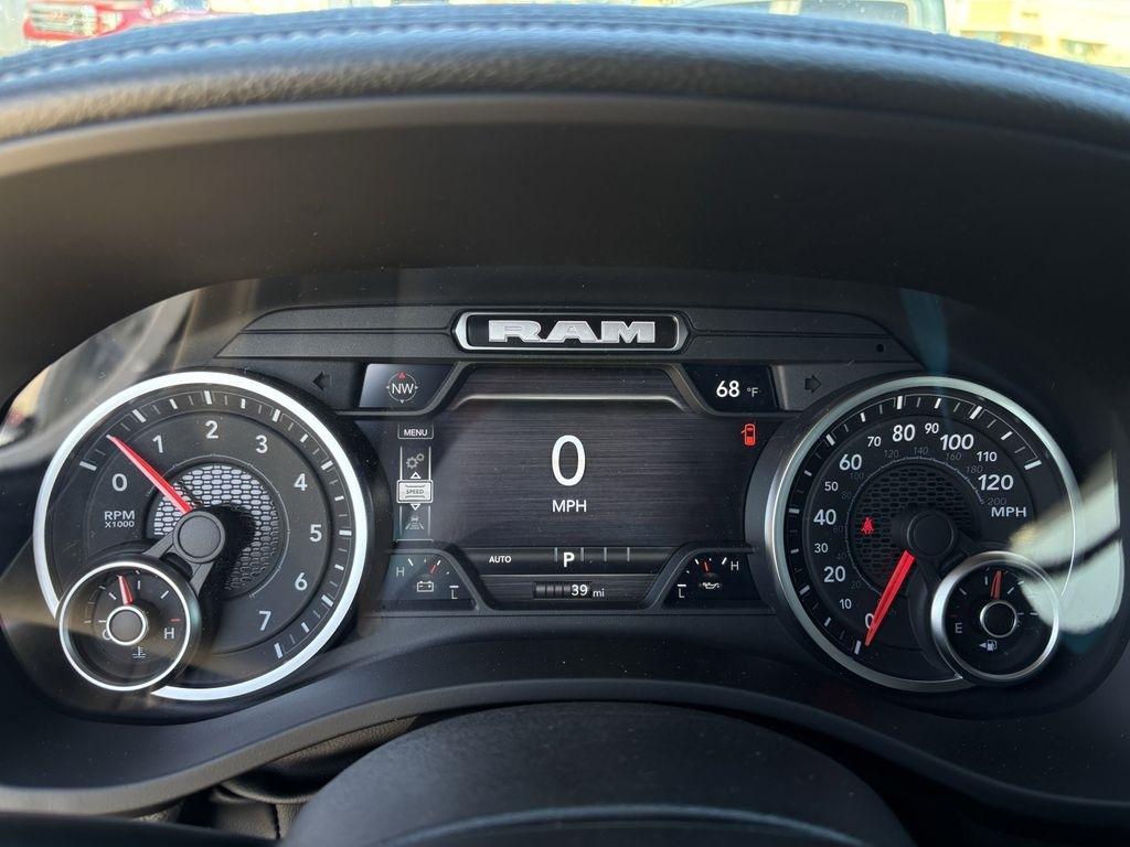 RAM 1500 Laramie Crew Cab SWB 4WD 2026