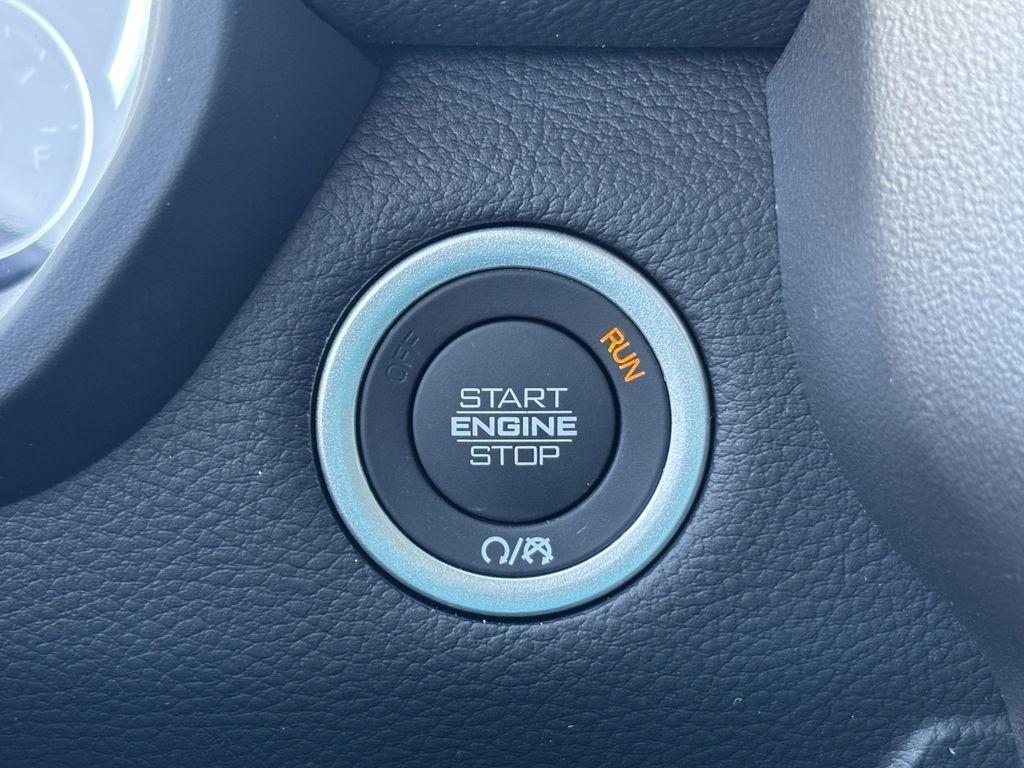 RAM 1500 Laramie Crew Cab SWB 4WD 2026