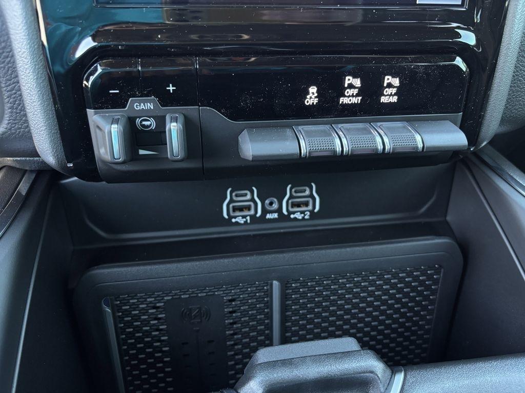 RAM 1500 Laramie Crew Cab SWB 4WD 2026