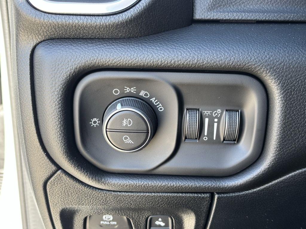 RAM 1500 Laramie Crew Cab SWB 4WD 2026