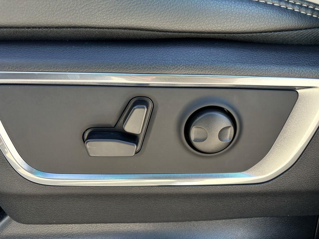 RAM 1500 Laramie Crew Cab SWB 4WD 2026