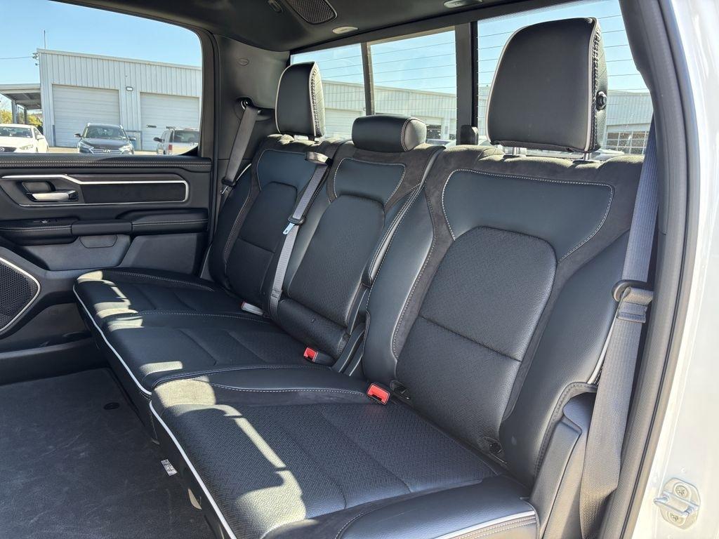 RAM 1500 Laramie Crew Cab SWB 4WD 2026