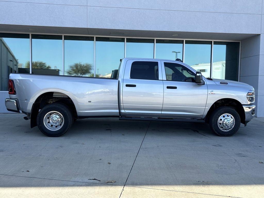 RAM 3500 Tradesman Crew Cab 4WD DRW 2026