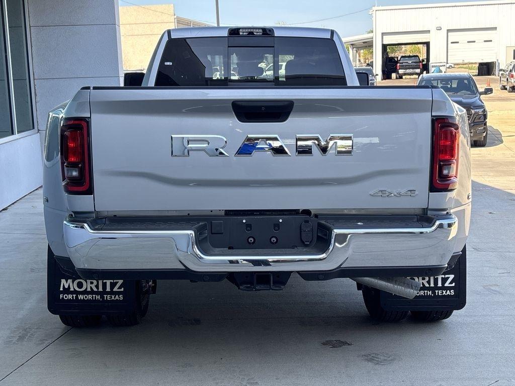 RAM 3500 Tradesman Crew Cab 4WD DRW 2026