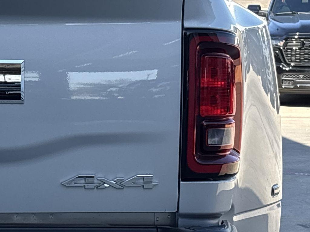 RAM 3500 Tradesman Crew Cab 4WD DRW 2026