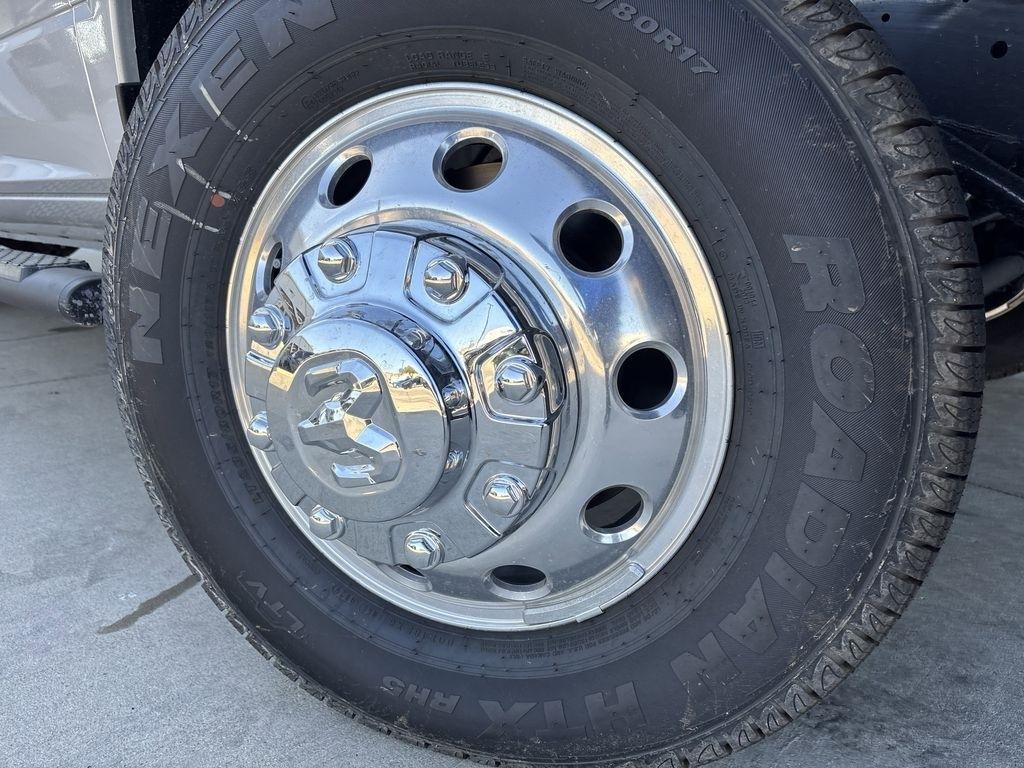 RAM 3500 Tradesman Crew Cab 4WD DRW 2026