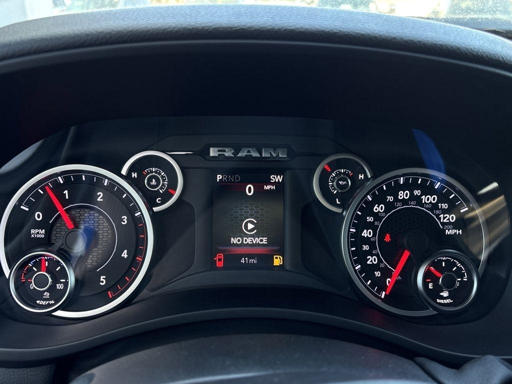 RAM 3500 Tradesman Crew Cab 4WD DRW 2026