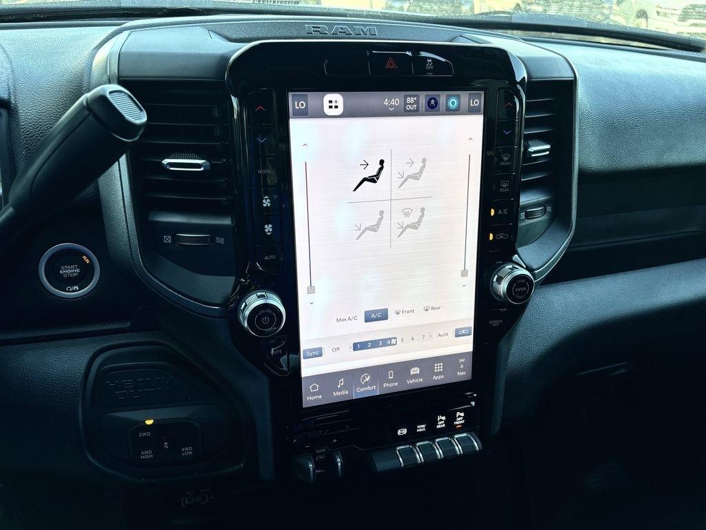 RAM 3500 Tradesman Crew Cab 4WD DRW 2026