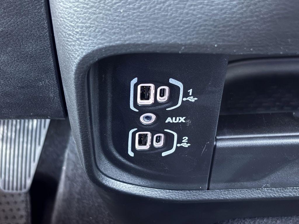 RAM 3500 Tradesman Crew Cab 4WD DRW 2026