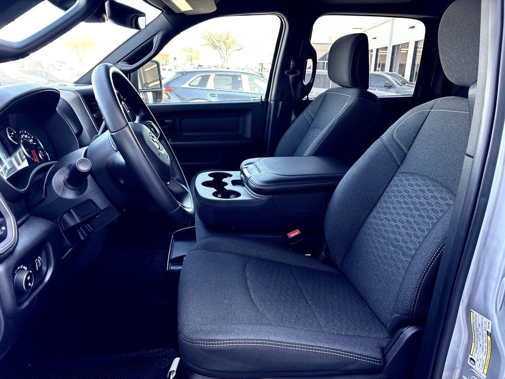 RAM 3500 Tradesman Crew Cab 4WD DRW 2026