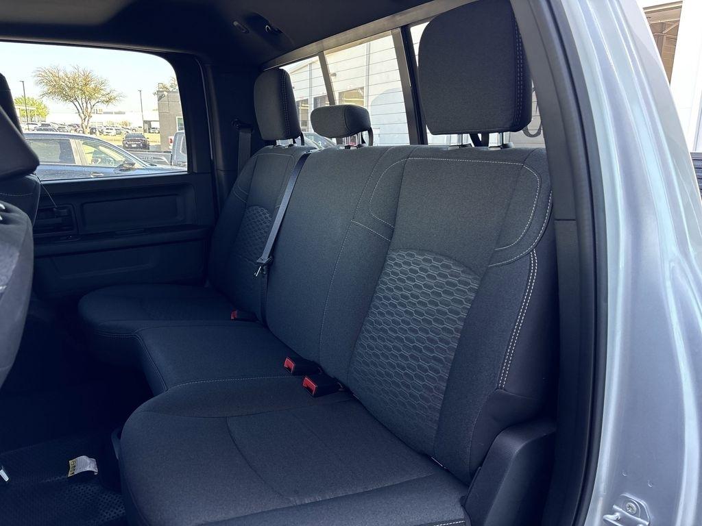 RAM 3500 Tradesman Crew Cab 4WD DRW 2026