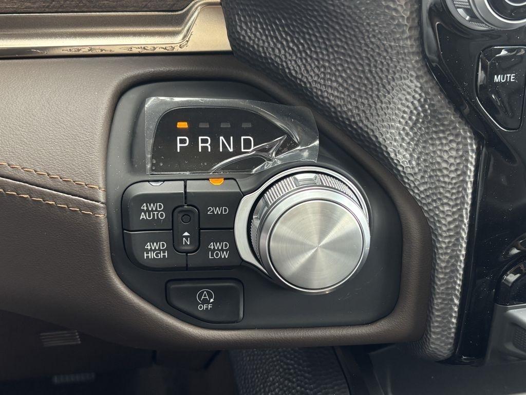RAM 1500 Limited Crew Cab SWB 4WD 2026