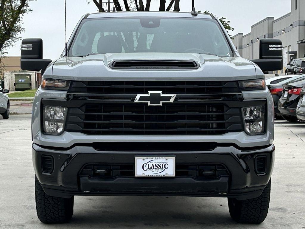 Chevrolet Silverado 2500HD Custom Crew Cab Long Box 4WD 2025