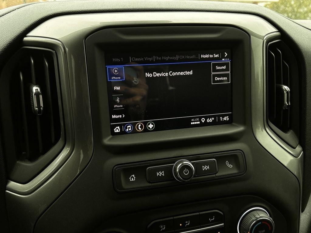 Chevrolet Silverado 2500HD Custom Crew Cab Long Box 4WD 2025