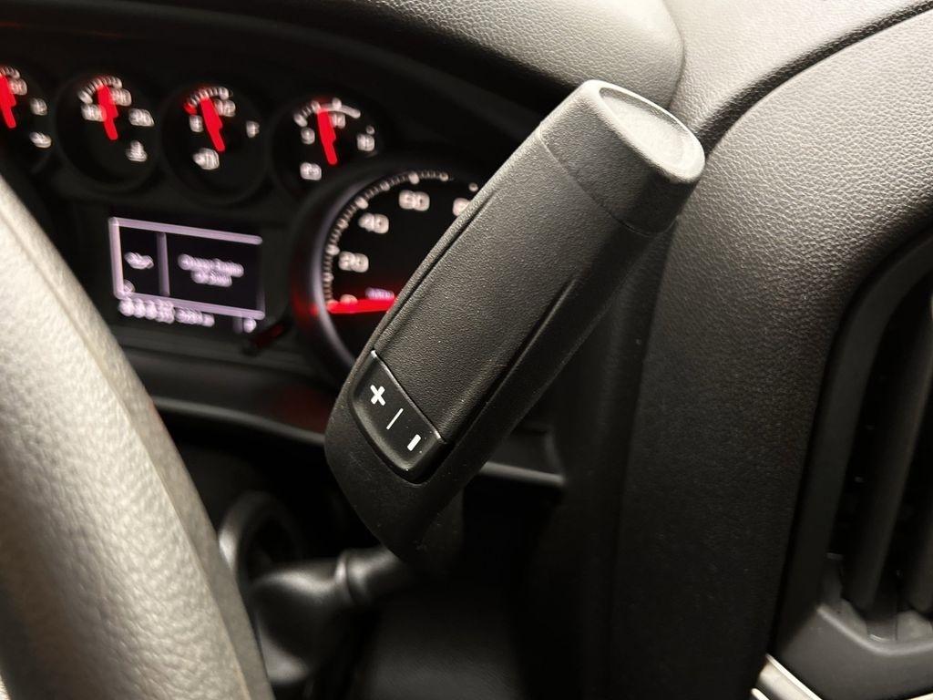 Chevrolet Silverado 2500HD Custom Crew Cab Long Box 4WD 2025