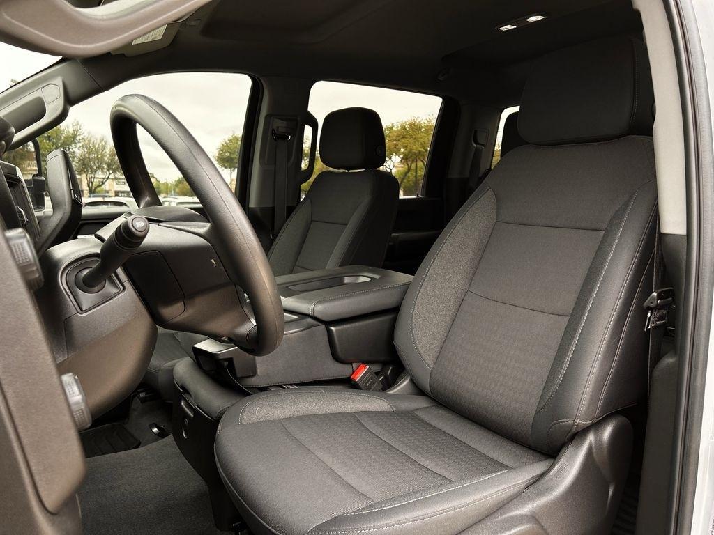 Chevrolet Silverado 2500HD Custom Crew Cab Long Box 4WD 2025